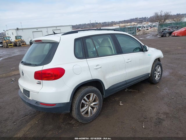 2016 Volkswagen Tiguan S მანქანა იყიდება აუქციონზე, vin: WVGBV7AX0GW604164, აუქციონის ნომერი: 44399784