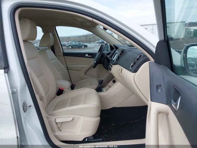 2016 Volkswagen Tiguan S მანქანა იყიდება აუქციონზე, vin: WVGBV7AX0GW604164, აუქციონის ნომერი: 44399784