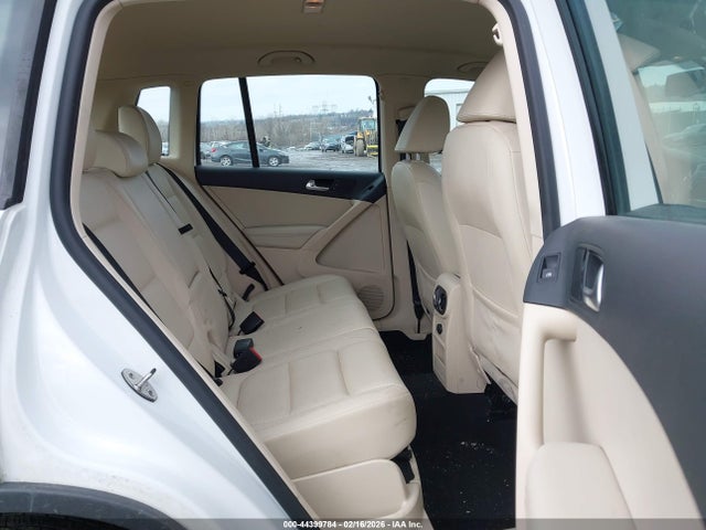 2016 Volkswagen Tiguan S მანქანა იყიდება აუქციონზე, vin: WVGBV7AX0GW604164, აუქციონის ნომერი: 44399784