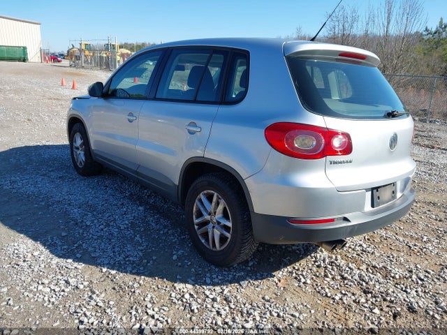 44399792 :رقم المزاد ، WVGAV7AX3BW558611 vin ، 2011 Volkswagen Tiguan S مزاد بيع