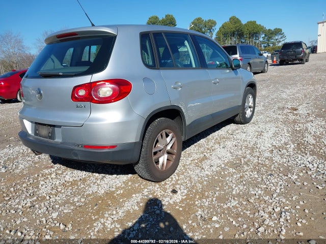 44399792 :رقم المزاد ، WVGAV7AX3BW558611 vin ، 2011 Volkswagen Tiguan S مزاد بيع