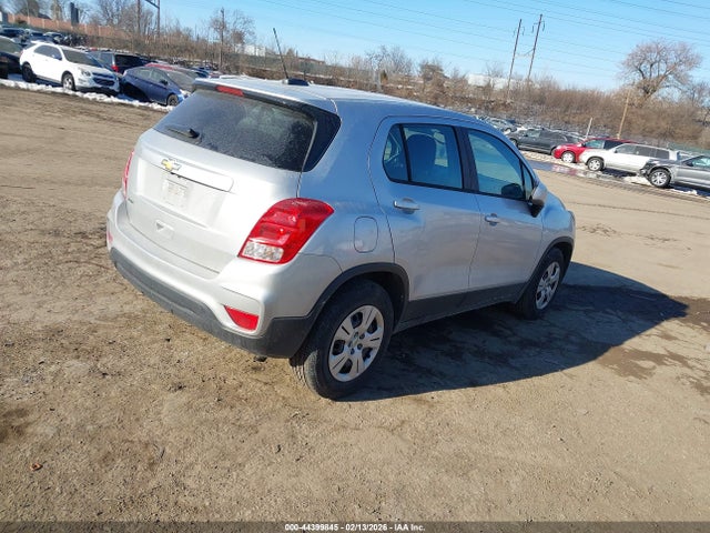 3GNCJKSB3JL282845 Chevrolet TRAX LS