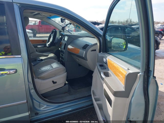 2008 Chrysler Town & Country Limited მანქანა იყიდება აუქციონზე, vin: 2A8HR64X08R826201, აუქციონის ნომერი: 44399853