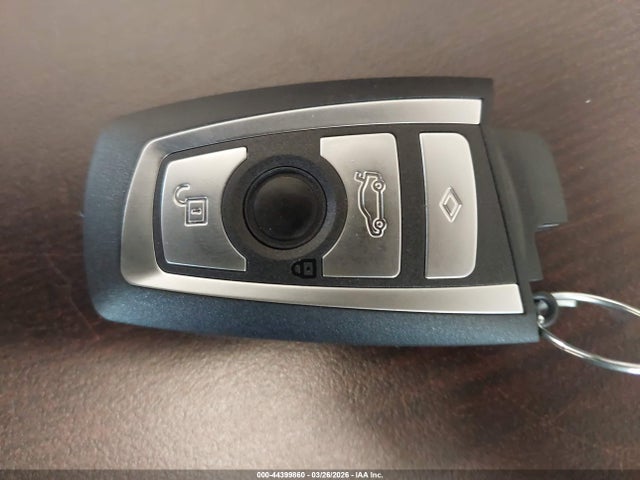 2015 Bmw 328i Xdrive მანქანა იყიდება აუქციონზე, vin: WBA3B5C54FP653004, აუქციონის ნომერი: 44399860
