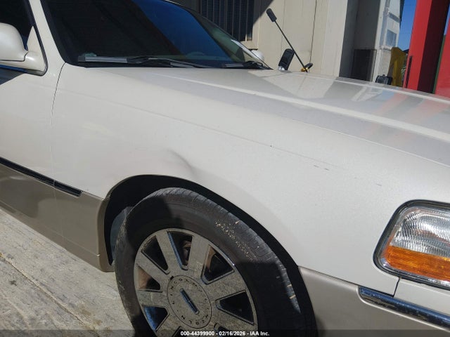 2004 LINCOLN TOWN CAR 1LNHM83W24Y666169 Photo 5