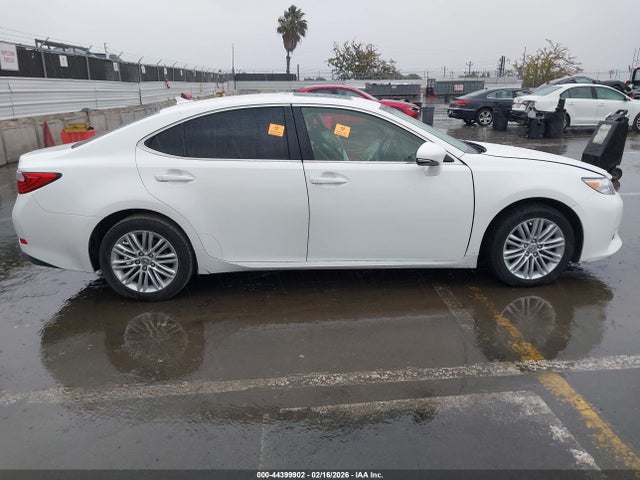 44399902 :رقم المزاد ، JTHBK1GG3E2131123 vin ، 2014 Lexus Es 350 مزاد بيع