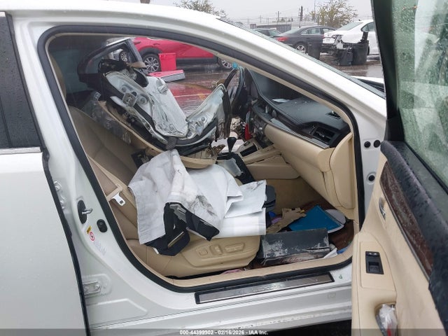 44399902 :رقم المزاد ، JTHBK1GG3E2131123 vin ، 2014 Lexus Es 350 مزاد بيع