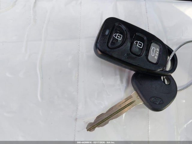 KMHD74LF2JU679053 Hyundai ELANTRA SE