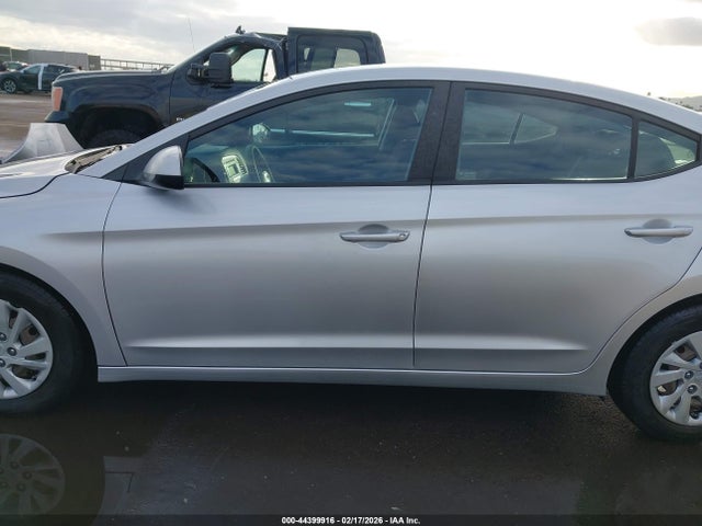 KMHD74LF2JU679053 Hyundai ELANTRA SE
