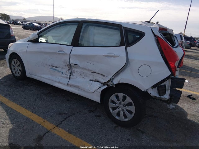 KMHCT5AE4HU343034 Hyundai ACCENT SE