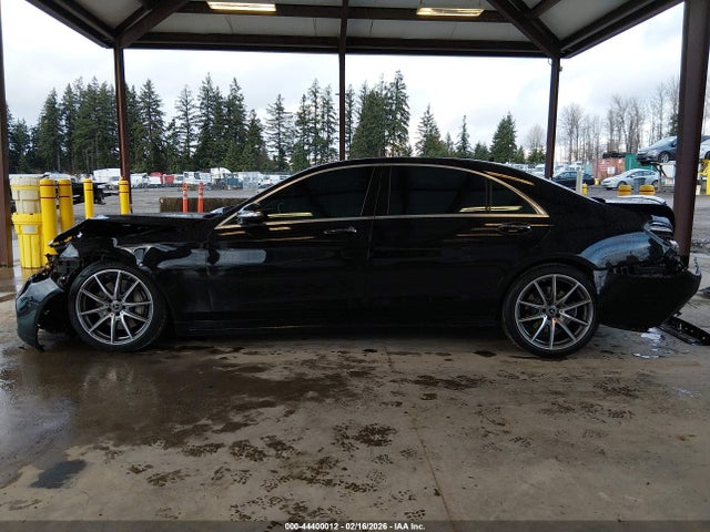 WDDUG8DB1JA384847 Mercedes-Benz S 560