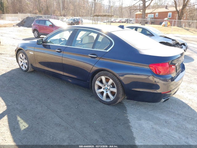 2012 BMW 550I WBAFR9C59CDX79324 Photo 2