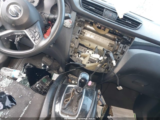 JN1BJ1CP2HW035610 Nissan Rogue Sport Sv