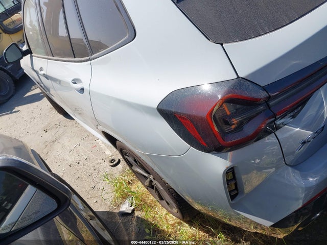 2023 BMW X3 5UX53DP05P9P47088 Photo 2