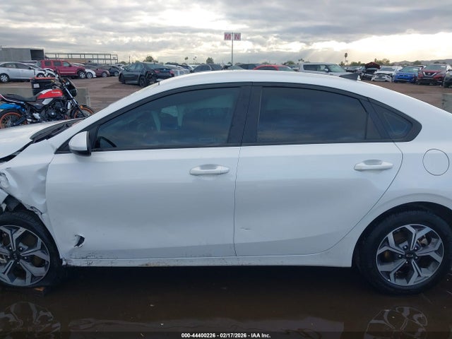 3KPF24ADXME380619 KIA Forte Lxs