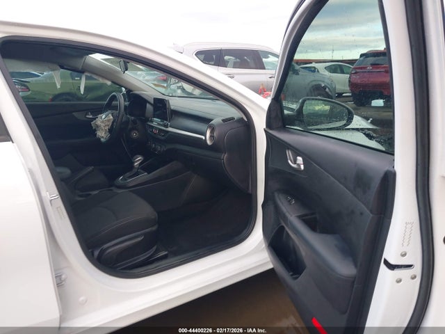 3KPF24ADXME380619 KIA Forte Lxs