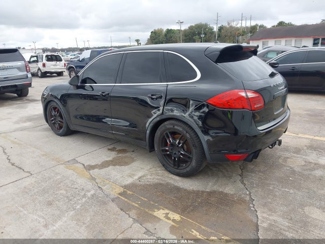 2013 PORSCHE CAYENNE WP1AB2A26DLA85326 Photo 2