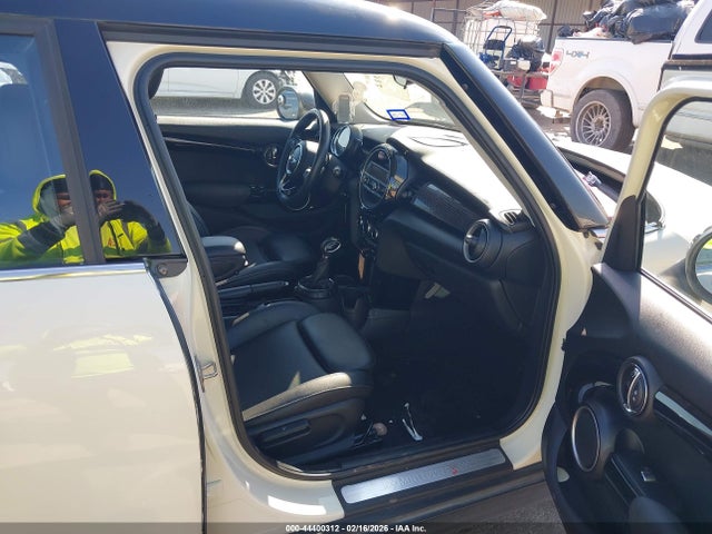2015 MINI HARDTOP WMWXU3C50F2B58783 Photo 4