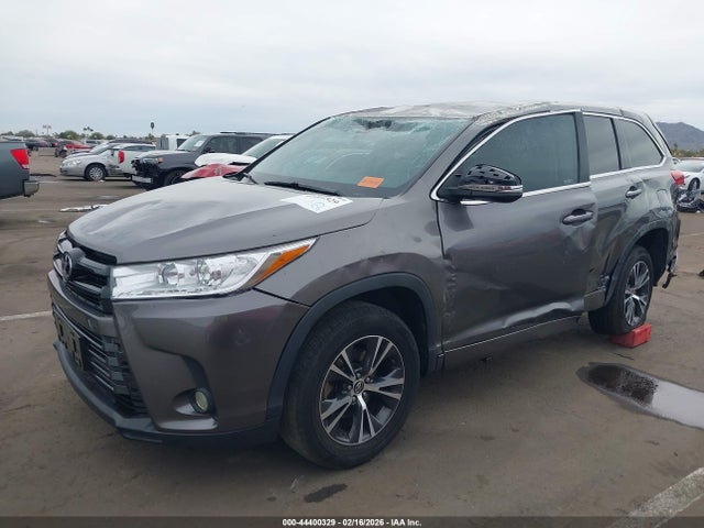 5TDZARFH1JS035828 Toyota Highlander Le