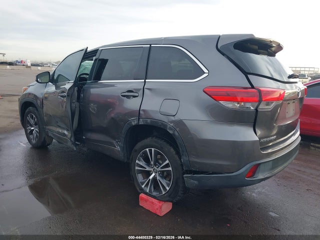 5TDZARFH1JS035828 Toyota Highlander Le