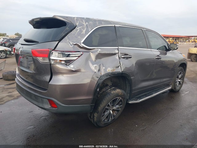 5TDZARFH1JS035828 Toyota Highlander Le