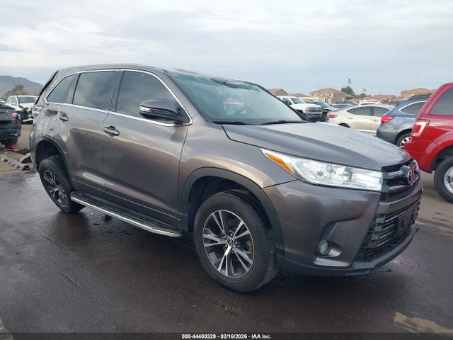 5TDZARFH1JS035828 Toyota Highlander Le