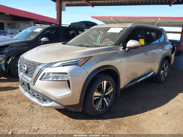 JN8BT3DC8NW121129 Nissan Rogue Platinum Fwd
