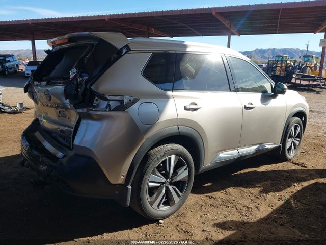 JN8BT3DC8NW121129 Nissan Rogue Platinum Fwd