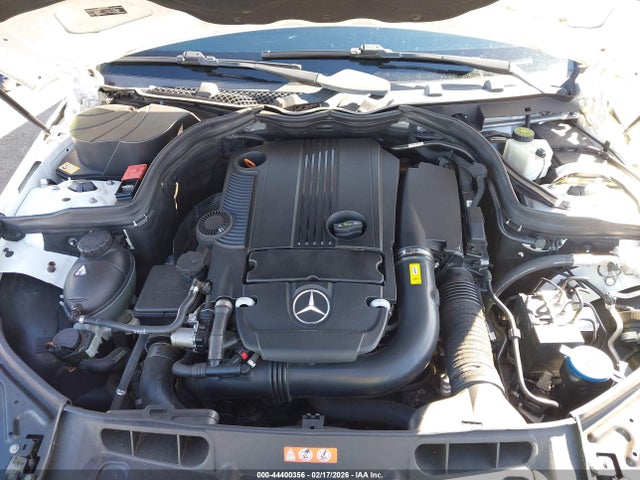 Продажа на аукционе авто 2013 Mercedes-benz C 250 Luxury, vin: WDDGF4HB7DR300815, номер лота: 44400356