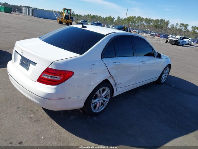 Продажа на аукционе авто 2013 Mercedes-benz C 250 Luxury, vin: WDDGF4HB7DR300815, номер лота: 44400356