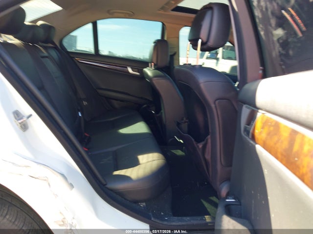 Продажа на аукционе авто 2013 Mercedes-benz C 250 Luxury, vin: WDDGF4HB7DR300815, номер лота: 44400356