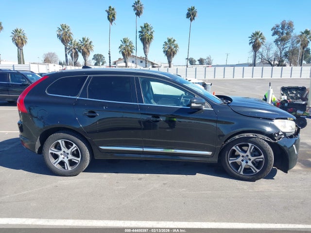 Volvo Xc60 T6 2015 YV4902RK0F2703082 Image 14