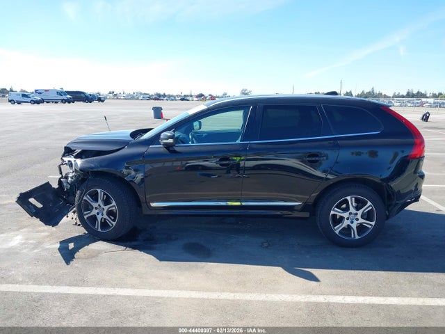 Volvo Xc60 T6 2015 YV4902RK0F2703082 Image 15
