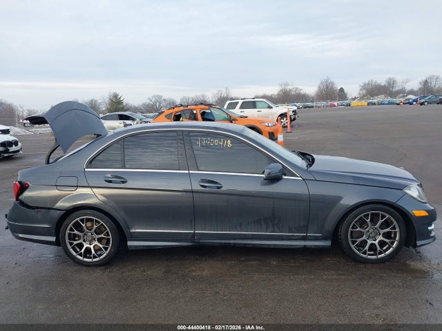 Продаж на аукціоні авто 2013 Mercedes-benz C 300 Sport 4matic, vin: WDDGF8ABXDR244936, номер лоту: 44400418