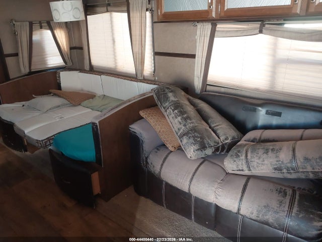 4X4TSBE25GU078994 Salem 29q