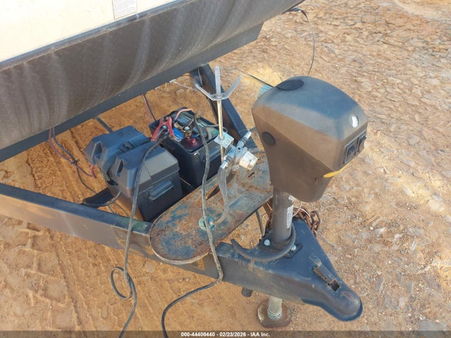 4X4TSBE25GU078994 Salem 29q