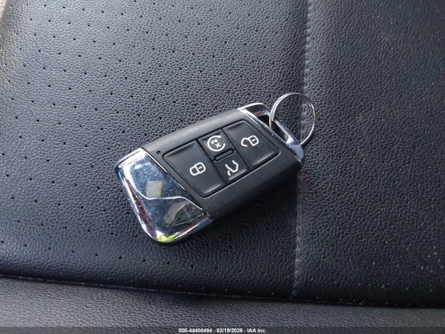 44400494 :رقم المزاد ، 1V2ME2CA0MC212323 vin ، 2021 Volkswagen Atlas Cross Sport 3.6l V6 Se W/technology R-line مزاد بيع