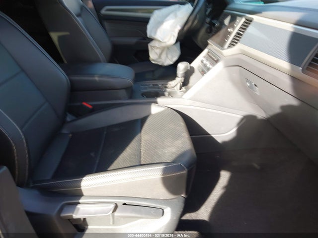 44400494 :رقم المزاد ، 1V2ME2CA0MC212323 vin ، 2021 Volkswagen Atlas Cross Sport 3.6l V6 Se W/technology R-line مزاد بيع