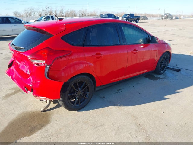 Ford FOCUS SE 2016 1FADP3K22GL239321 Image 4