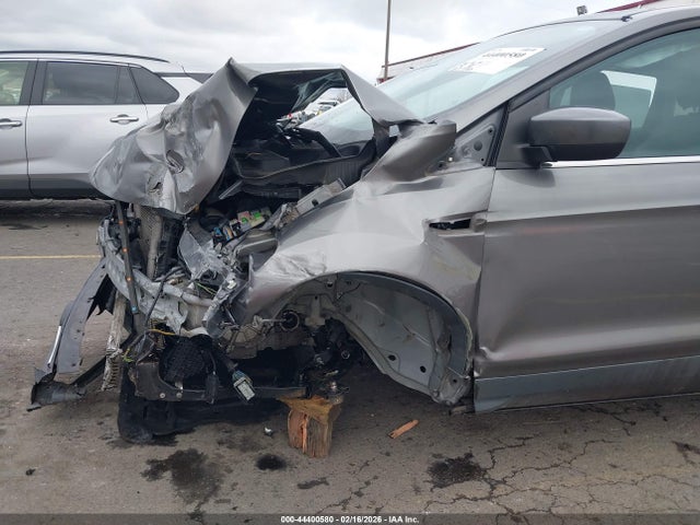 1FMCU0GX0EUD03277 Ford ESCAPE SE