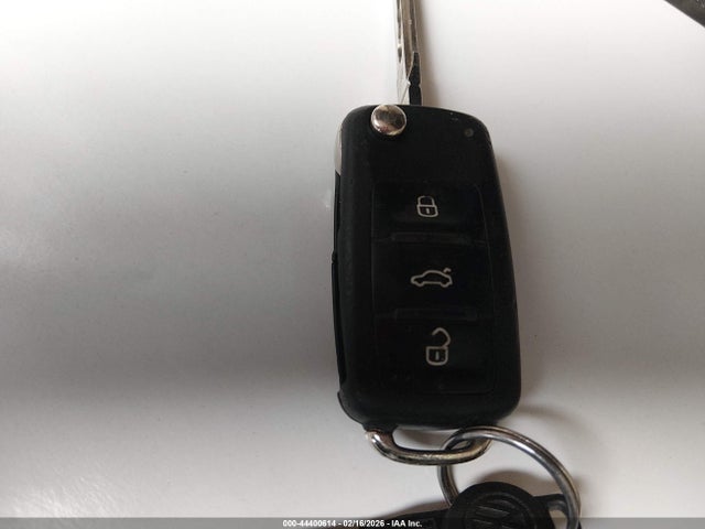 1VWBN7A32EC053880 Volkswagen Passat 2.0l Tdi Se