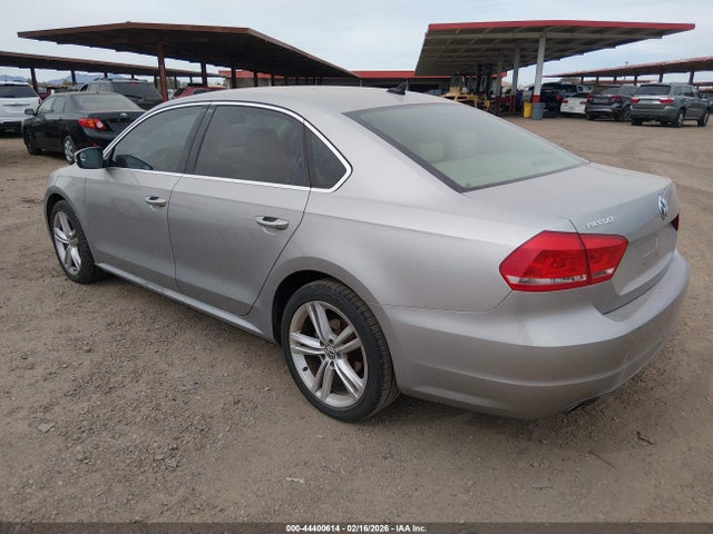 1VWBN7A32EC053880 Volkswagen Passat 2.0l Tdi Se