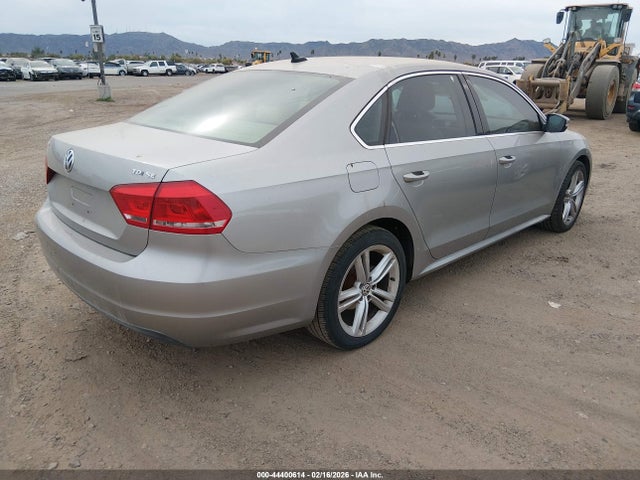 1VWBN7A32EC053880 Volkswagen Passat 2.0l Tdi Se