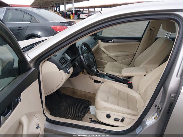 1VWBN7A32EC053880 Volkswagen Passat 2.0l Tdi Se