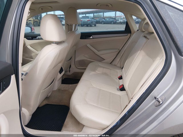 1VWBN7A32EC053880 Volkswagen Passat 2.0l Tdi Se