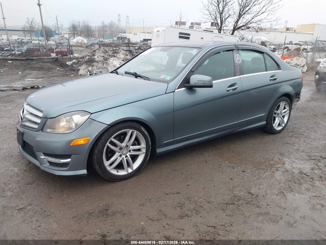 Продаж на аукціоні авто 2012 Mercedes-benz C 300 Sport 4matic, vin: WDDGF8BB9CF913941, номер лоту: 44400616