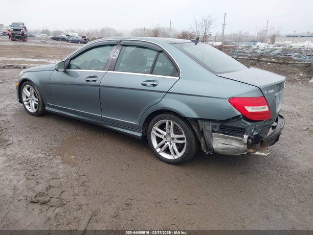 Продаж на аукціоні авто 2012 Mercedes-benz C 300 Sport 4matic, vin: WDDGF8BB9CF913941, номер лоту: 44400616