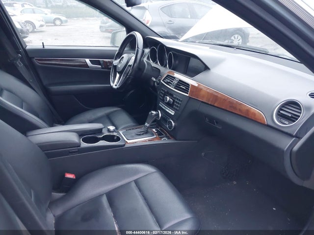 Продаж на аукціоні авто 2012 Mercedes-benz C 300 Sport 4matic, vin: WDDGF8BB9CF913941, номер лоту: 44400616