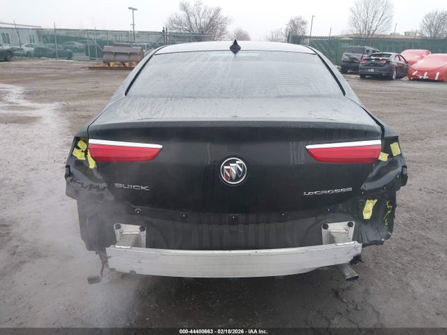 1G4ZR5SS4HU175876 Buick Lacrosse Premium