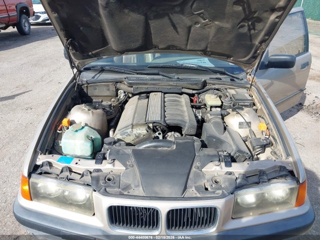 1992 BMW 325 WBACB3319NFE06389 Photo 9